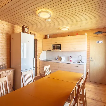 Vaino Turismitalu * Nina