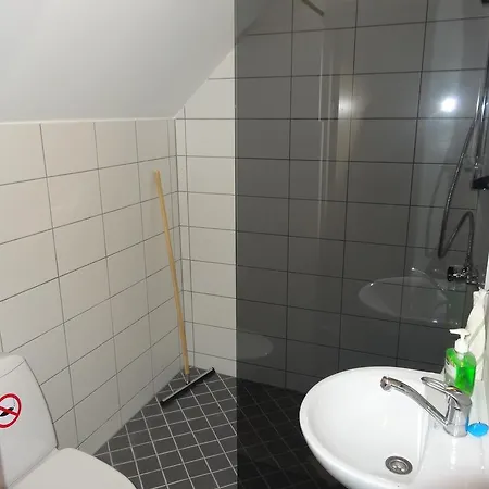 Vaino Turismitalu * Nina