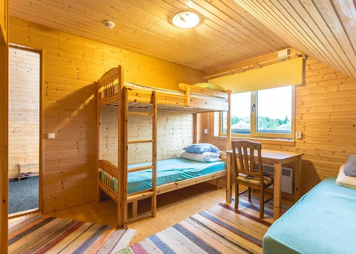 Vaino Turismitalu * Nina