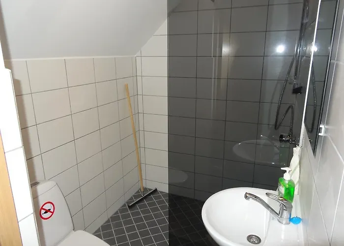 Vaino Turismitalu * Nina